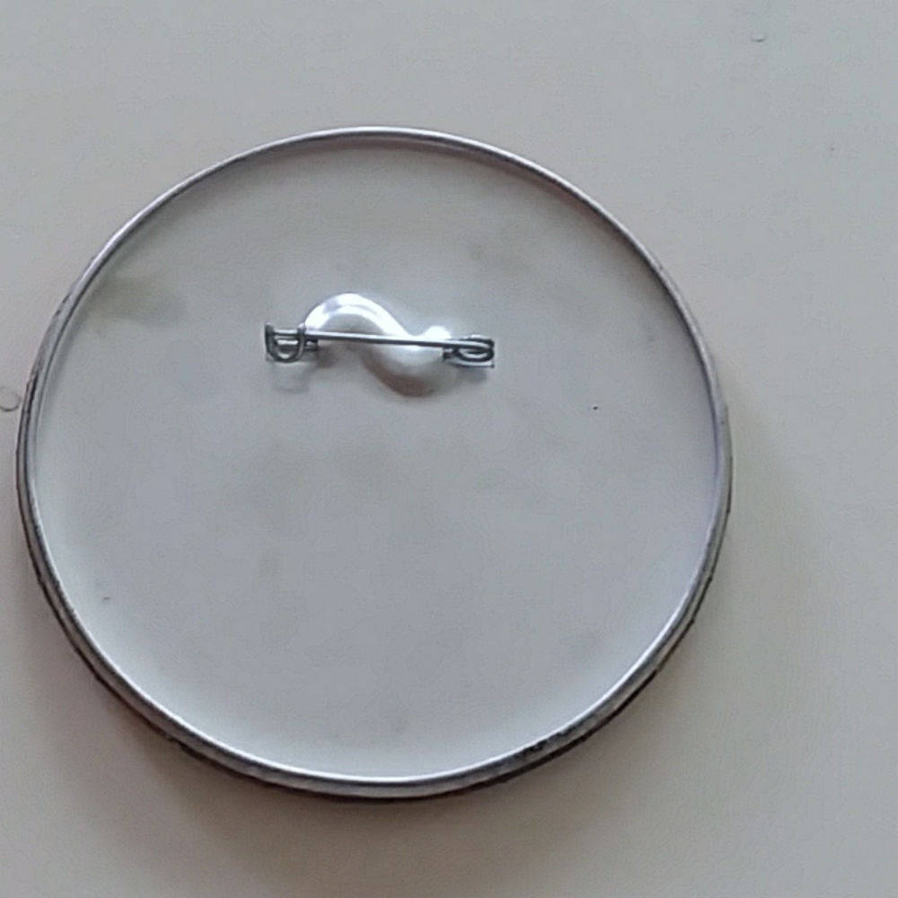 Disney Pixar Incredibles 2 button - Picture 2 of 3
